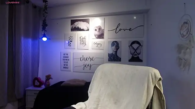 AmethystShadow17 online show from 10, 1, 2026