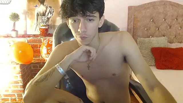 AmethystShadow17 online show from 15, 2, 2026