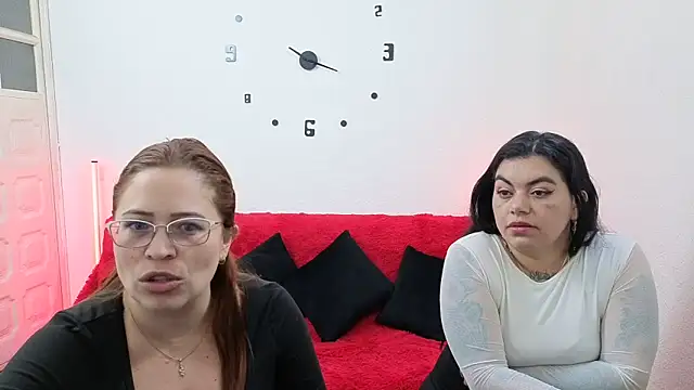 Snapshot of lesb_milf chatting on 29, 9, 2025 lesb milf online show from 29, 9, 2025