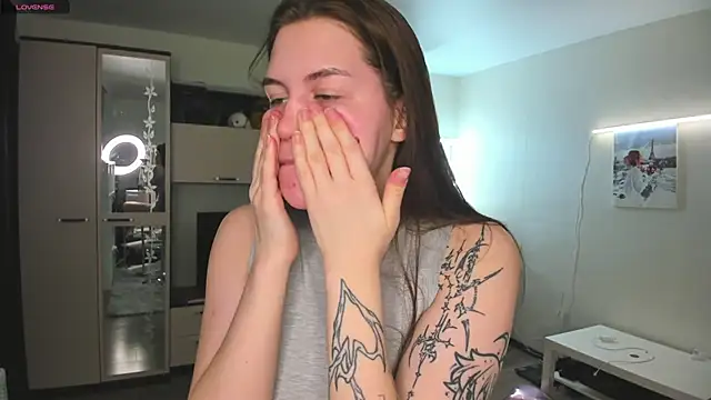 HeatherNextDoor online show from 4, 2, 2026