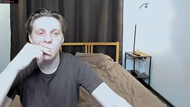 Snapshot of Blossomandbee chatting on 9, 1, 2026 Blossomandbee online show from 9, 1, 2026