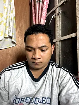 Snapshot of littleredbunny27 chatting on 14, 10, 2025 littleredbunny27 online show from 14, 10, 2025