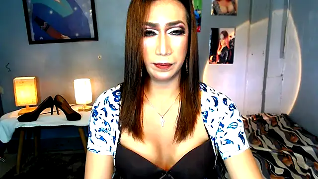 littleredbunny27 online show from 17, 3, 2026