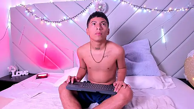 little kris1 online show from 3, 12, 2025