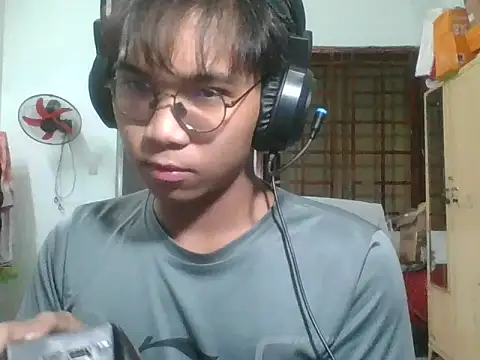 Snapshot of kave2033 chatting on 6, 11, 2025 kave2033 online show from 6, 11, 2025