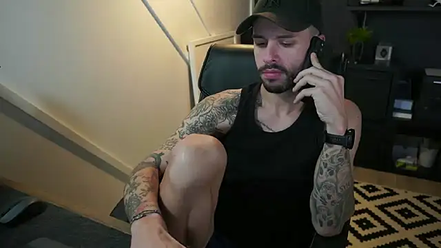 monsieurguitsxxx online show from 17, 11, 2025