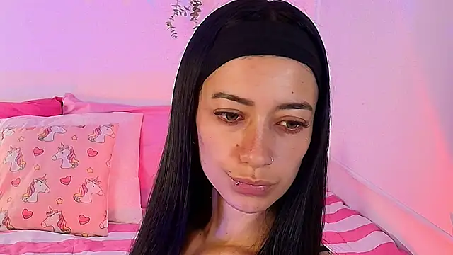 Snapshot of _TiniWild chatting on 2, 12, 2025 TiniWild online show from 2, 12, 2025