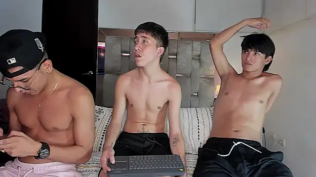 Sex hotmen online show from 17, 10, 2025