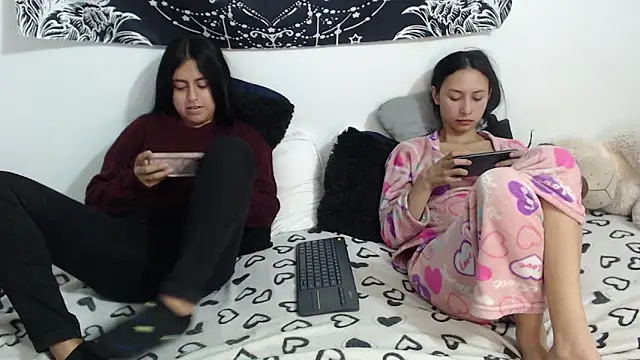 abby n emily online show from 28, 5, 2026
