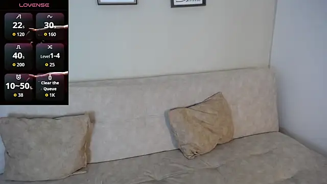 Snapshot of Sweet_Bella_Valery chatting on 23, 10, 2025 Sweet Bella Valery online show from 23, 10, 2025