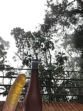 Snapshot of Sweet_Bella_Valery chatting on 21, 12, 2025 Sweet Bella Valery online show from 21, 12, 2025