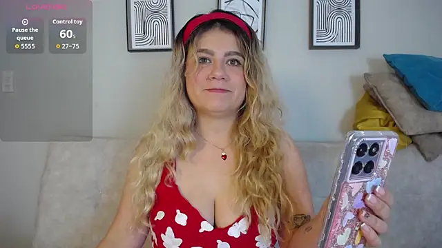 Snapshot of Sweet_Bella_Valery chatting on 11, 1, 2026 Sweet Bella Valery online show from 11, 1, 2026