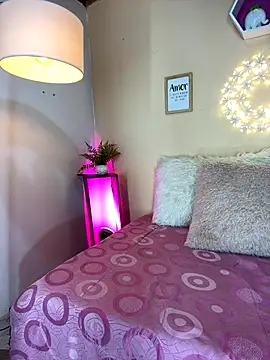 Meggie  online show from 12, 11, 2025