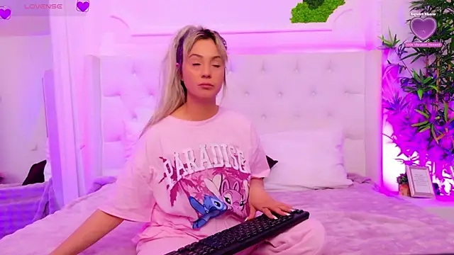 AriannaSins online show from 14, 4, 2026