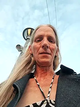 Snapshot of Cheryl_F chatting on 17, 6, 2026 Cheryl F online show from 17, 6, 2026