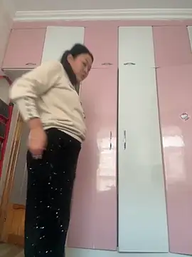 Snapshot of aini-maili chatting on 3, 12, 2025 aini-maili online show from 3, 12, 2025