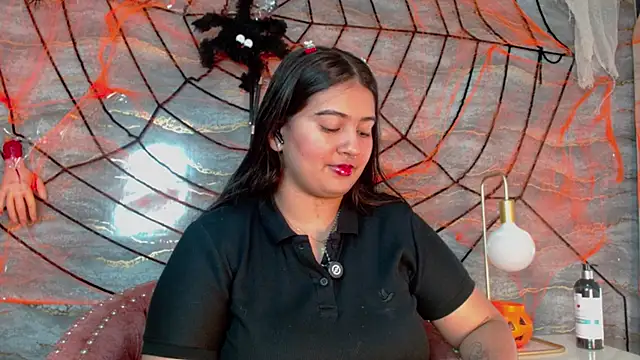 lilithst  online show from 24, 10, 2025