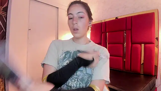 moon winy online show from 11, 11, 2025