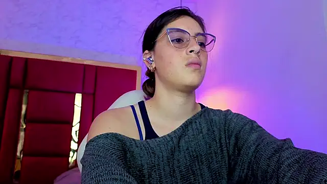 Snapshot of moon_winy chatting on 5, 5, 2026 moon winy online show from 5, 5, 2026