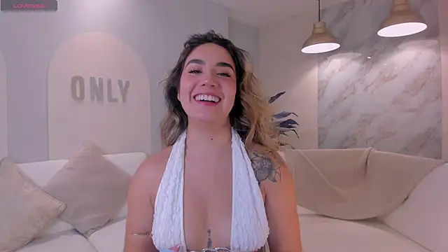 AnnieMonroe1 online show from 19, 11, 2025