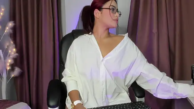 Snapshot of camila__bouzas chatting on 27, 3, 2026 camila bouzas online show from 27, 3, 2026