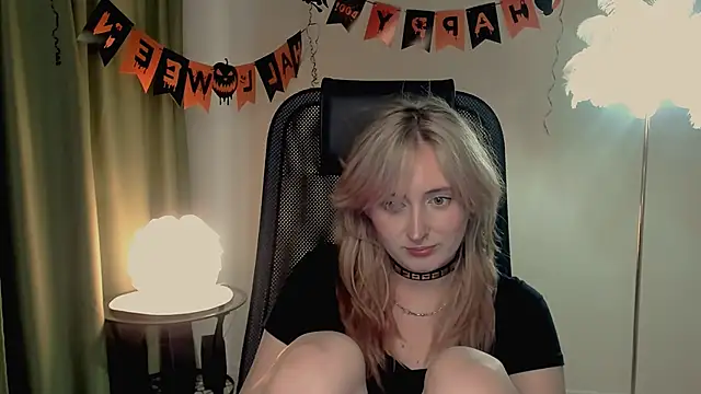 ScarlettScril online show from 1, 11, 2025