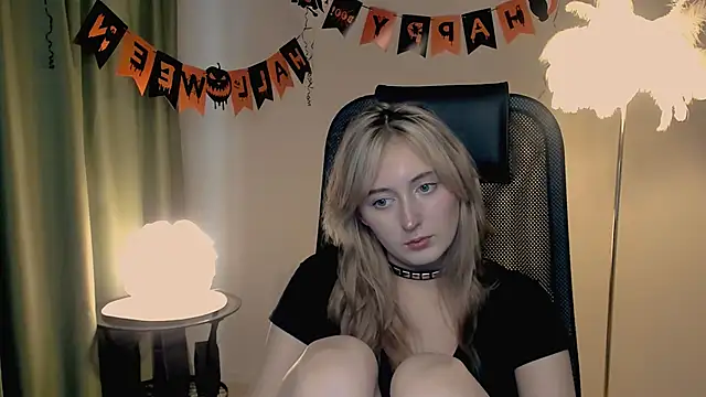 ScarlettScril online show from 2, 11, 2025