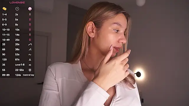 BrynnHolverson online show from 22, 2, 2026