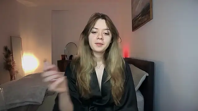 YasmineLace online show from 15, 2, 2026