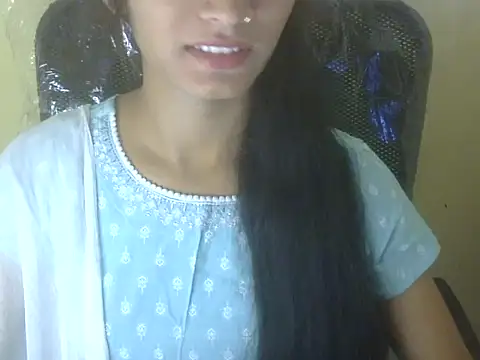 Snapshot of Shezi_N chatting on 26, 10, 2025 Shezi N online show from 26, 10, 2025
