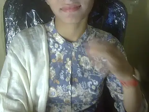 Snapshot of Shezi_N chatting on 5, 11, 2025 Shezi N online show from 5, 11, 2025