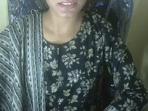 Snapshot of Shezi_N chatting on 6, 11, 2025 Shezi N online show from 6, 11, 2025