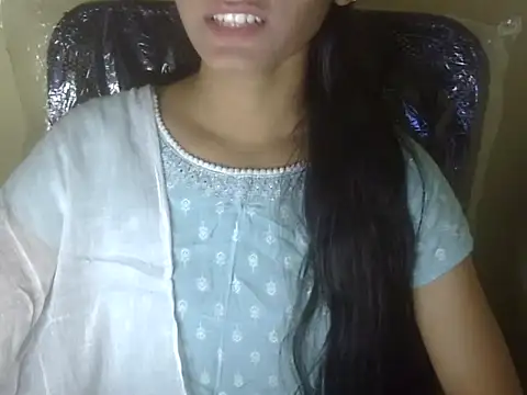 Snapshot of Shezi_N chatting on 9, 11, 2025 Shezi N online show from 9, 11, 2025