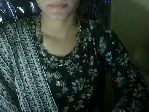 Snapshot of Shezi_N chatting on 12, 11, 2025 Shezi N online show from 12, 11, 2025