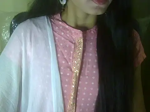 Snapshot of Shezi_N chatting on 24, 11, 2025 Shezi N online show from 24, 11, 2025