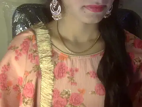 Snapshot of Shezi_N chatting on 4, 12, 2025 Shezi N online show from 4, 12, 2025