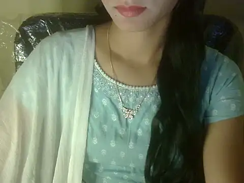 Snapshot of Shezi_N chatting on 5, 12, 2025 Shezi N online show from 5, 12, 2025