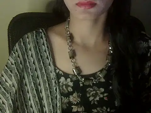 Snapshot of Shezi_N chatting on 18, 12, 2025 Shezi N online show from 18, 12, 2025