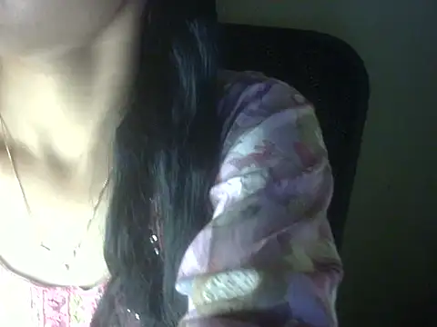 Snapshot of Shezi_N chatting on 22, 12, 2025 Shezi N online show from 22, 12, 2025