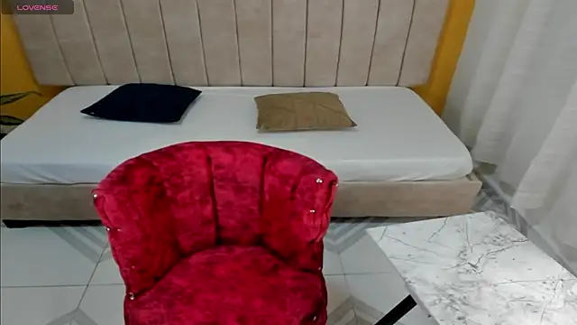 Snapshot of CANELITASEXY_ chatting on 19, 11, 2025 CANELITASEXY online show from 19, 11, 2025