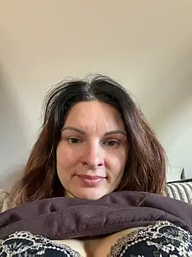 kinkysarahx online show from 5, 4, 2026