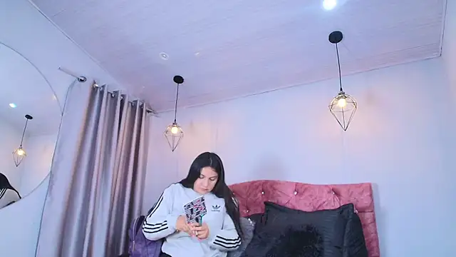 ivy bonnie online show from 5, 12, 2025