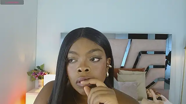 Maiacharris  online show from 17, 12, 2025