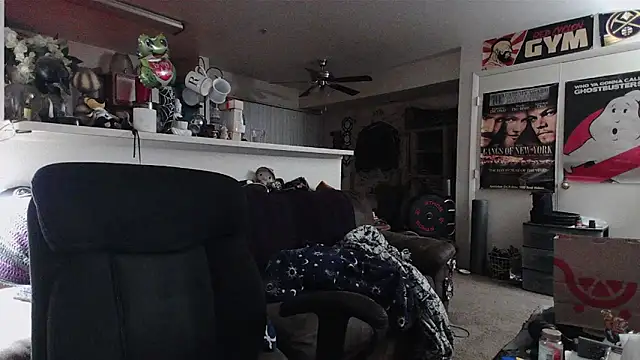 biggerisbetter12 online show from 19, 3, 2026