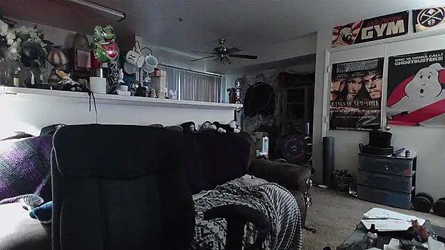 biggerisbetter12 online show from 16, 4, 2026