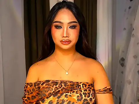 Snapshot of BigBrownCock_Candice chatting on 11, 11, 2025 BigBrownCock Candice online show from 11, 11, 2025