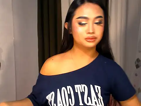 Snapshot of BigBrownCock_Candice chatting on 25, 11, 2025 BigBrownCock Candice online show from 25, 11, 2025