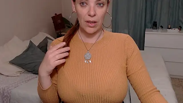 Snapshot of ginger_mommy chatting on 5, 5, 2026 ginger mommy online show from 5, 5, 2026