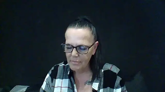 Snapshot of Raven_Blue_xox chatting on 12, 11, 2025 Raven Blue xox online show from 12, 11, 2025