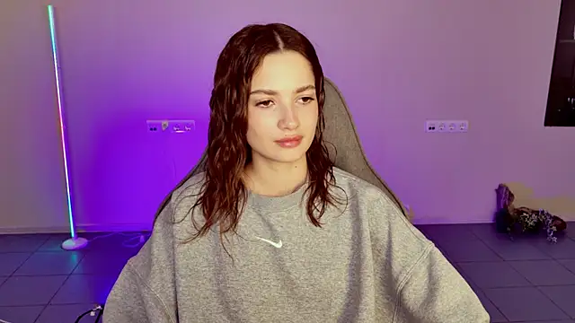 KiraVair online show from 10, 2, 2026